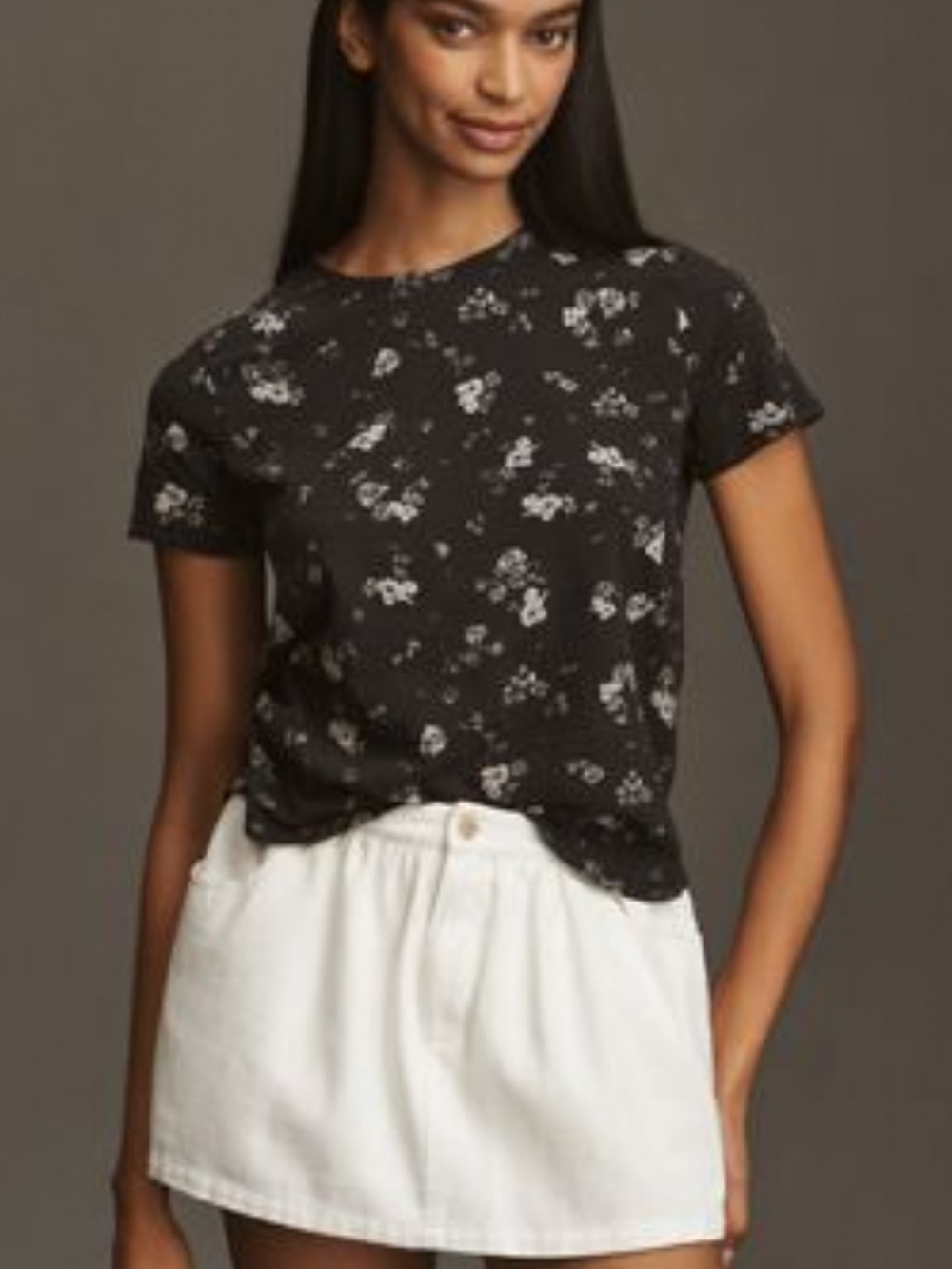 Anthropologie Pilcro Bennie Cotton Slim Crewneck Tee in Dark Grey Print